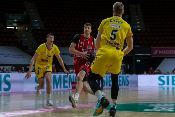 更有助于他 更有助于他